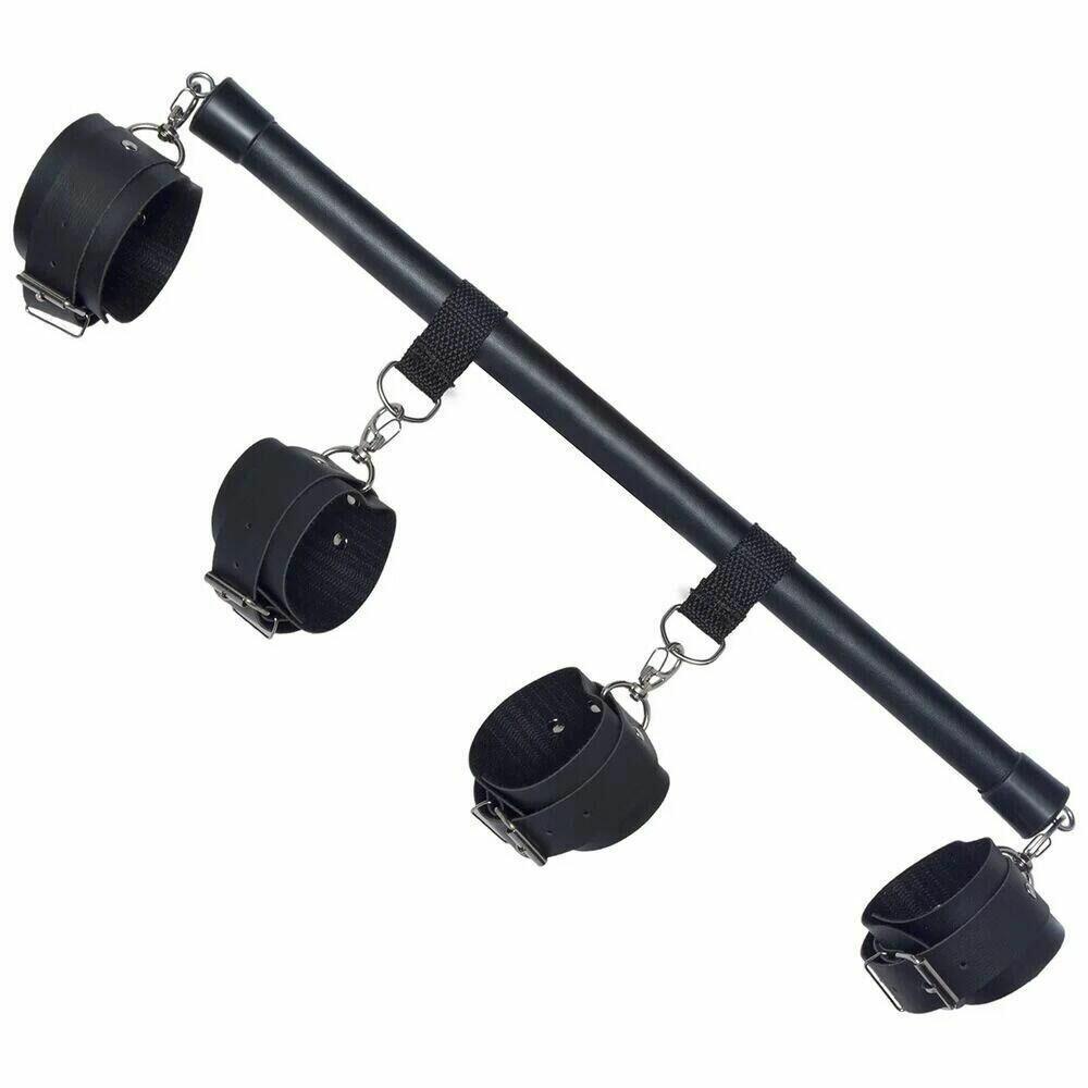 Separador Preto em Couro Sintético com Braceletes e Tornozeleiras